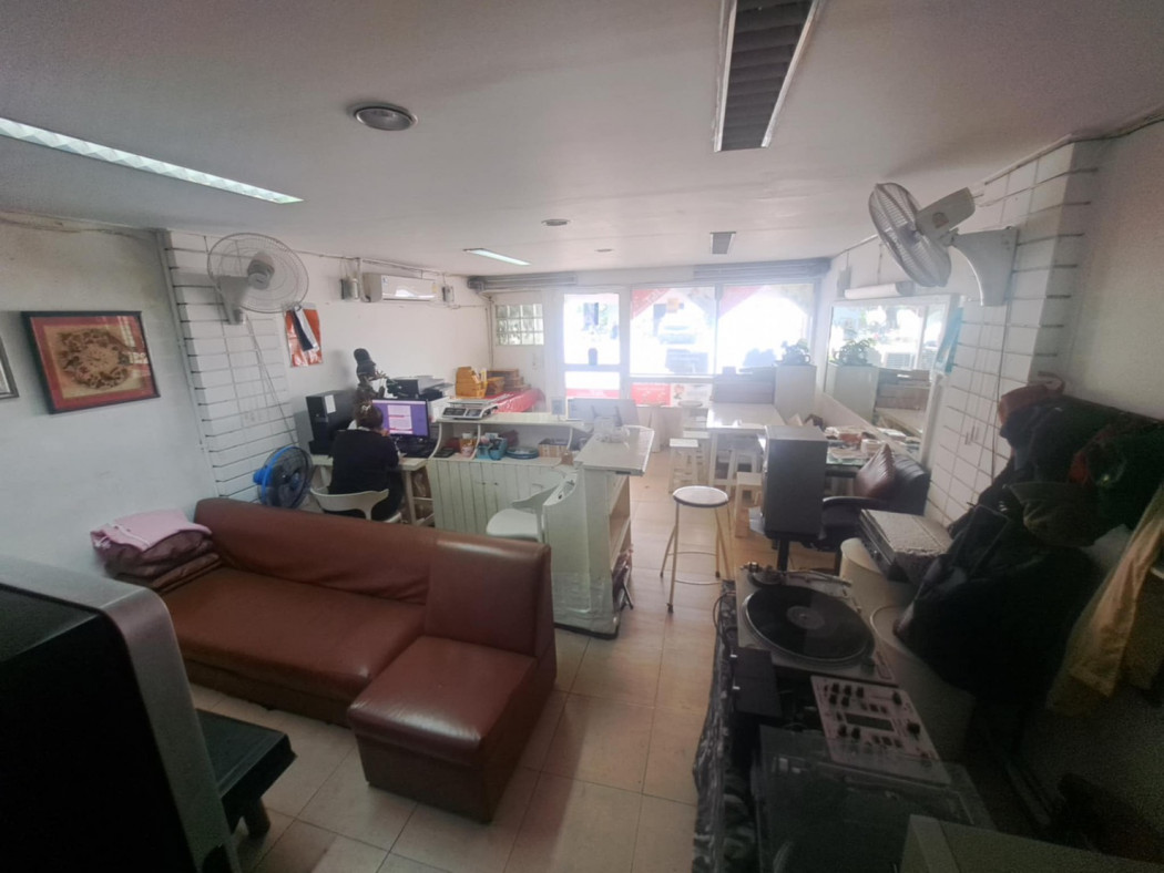 2-storey shophouse for sale, good location, next to the road, Soi Ngamwongwan 43, suitable for business, size 17 sq m. – รูปที่ 4