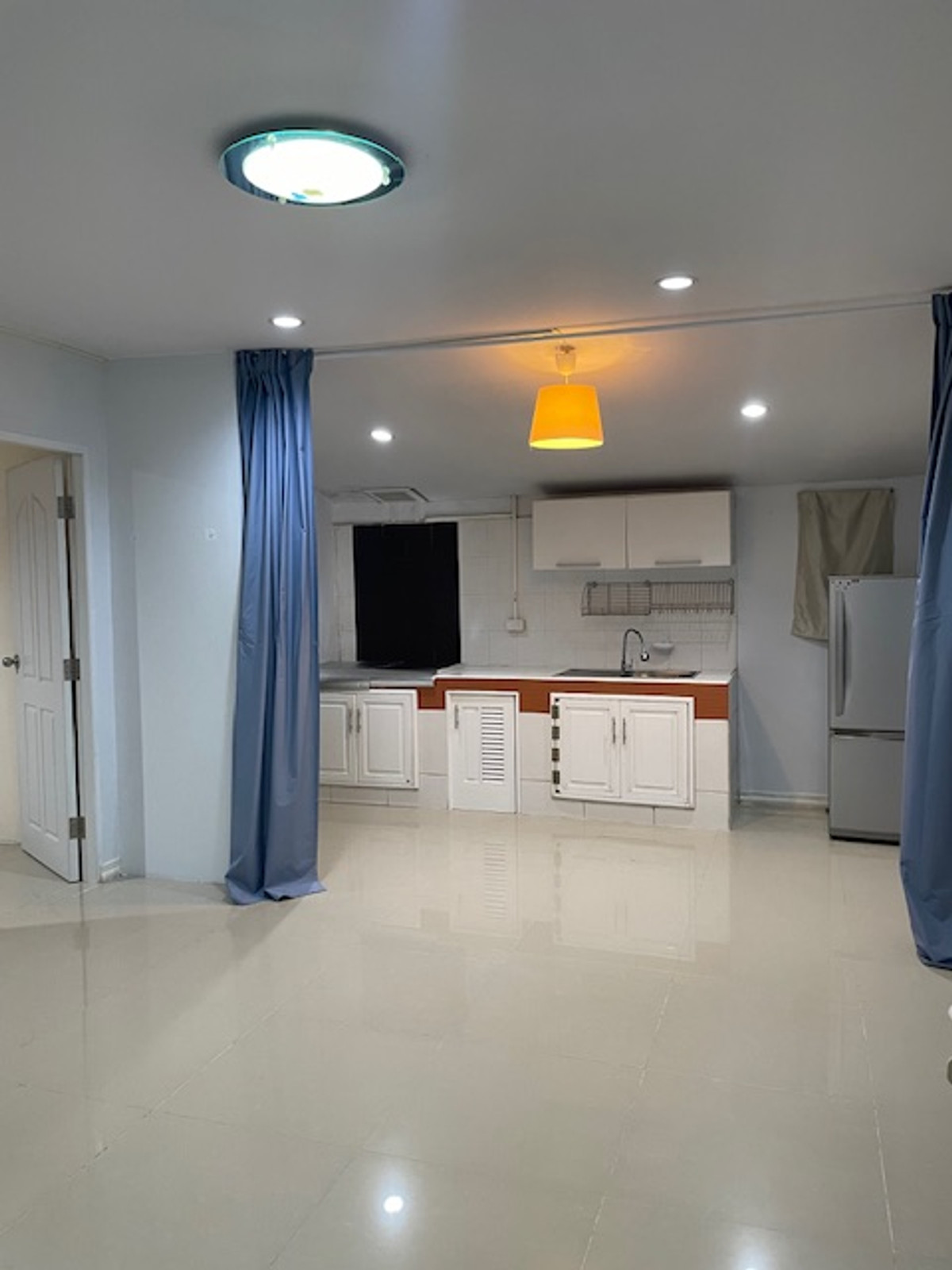 ให้เช่า ห้องชุด Renovate ใหม่ ใจกลางเมืองขอนแก่น 1-2 ห้องนอน (แอร์ 2 ตัว) ที่จอดรถส่วนตัว  – รูปที่ 2