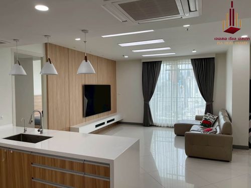 ✨ For Rent : The Empire Place Condo ✨  💰 Only 110,000 thb/month
