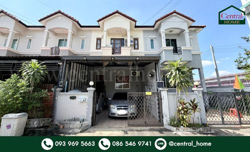 Townhouse K.C. Ramintra 6, Phraya Suren 45, in front of the house wont hit anyone.