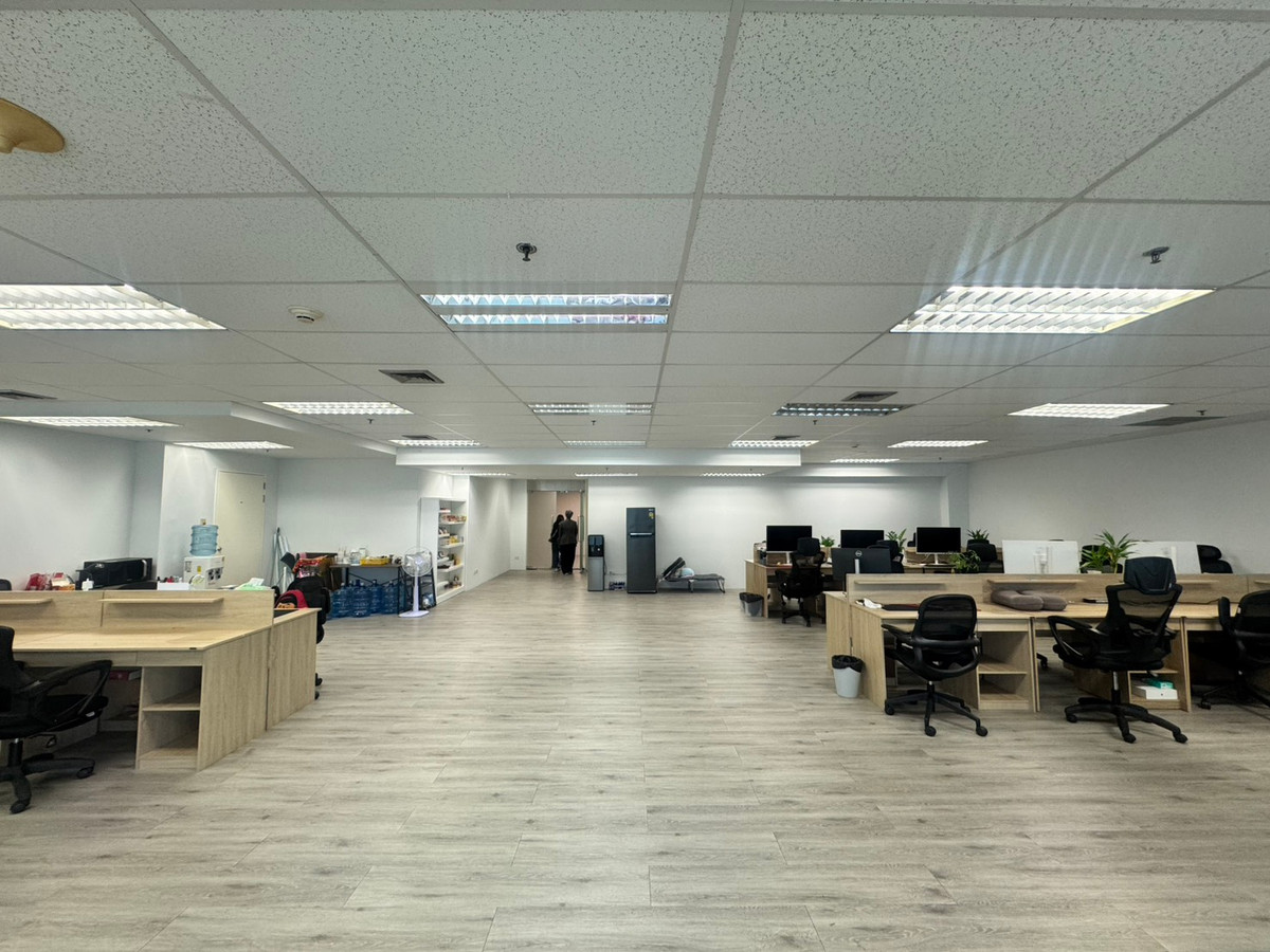 The Empire Office for lease Tower 2 area 214 sqm 210,000 per month The Empire Office for lease Tower 2 area 214 sqm 210,000 per month