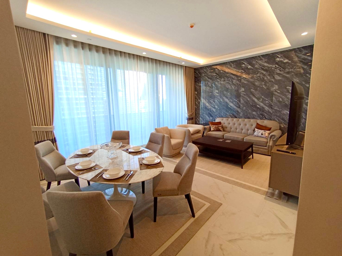 The Estelle Sukhumvit 26: 2bed 2bath 103 sqm. Sell: 38,000,000 Rent: 125,000/mth. Am: 0656199198