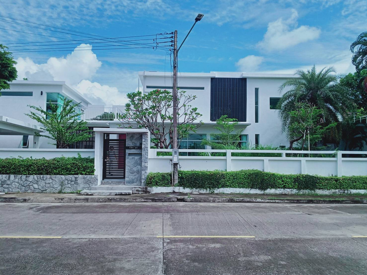 ให้เช่าพูลวิลล่า ในโครงการ World Club Land ใกล้โรงเรียนนานาชาติMeritton British International SchoolRW007028 – รูปที่ 2