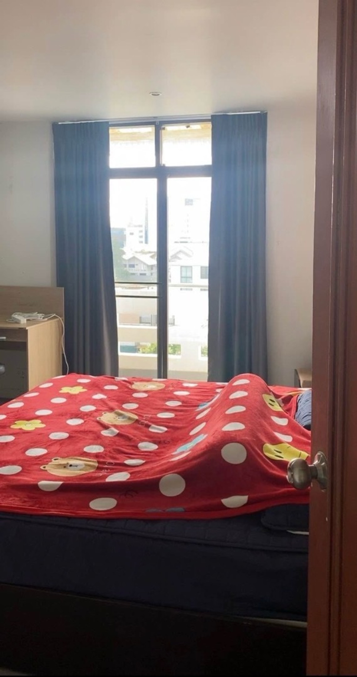Urgent sale Condo Vipavadee View (Vibhavadee View), large room, 1 bedroom, 1 bathroom (behind Thai Airways Head Office) near MRT Phahon Yothin, BTS Lat Phrao Intersection.