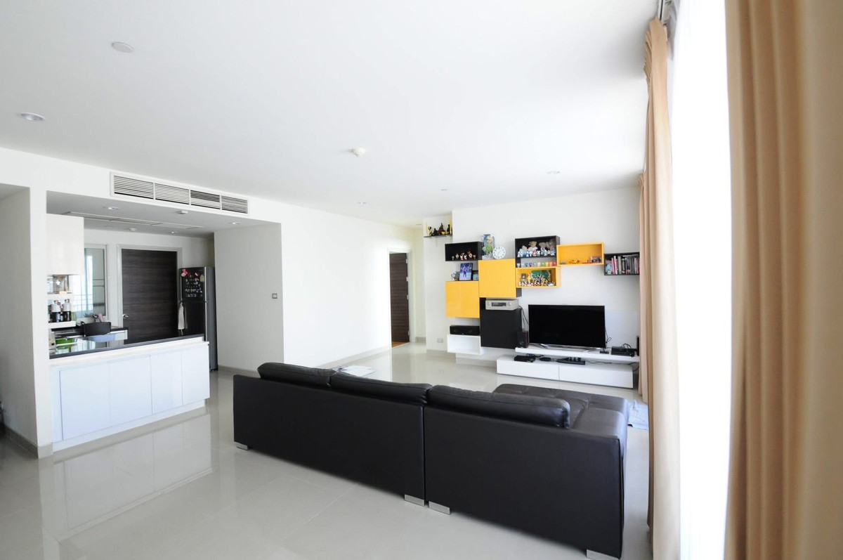 Pet-Friendly & Large Unit l Best Price Riverfront Condo Pet-Friendly & Large Unit l Best Price Riverfront Condo