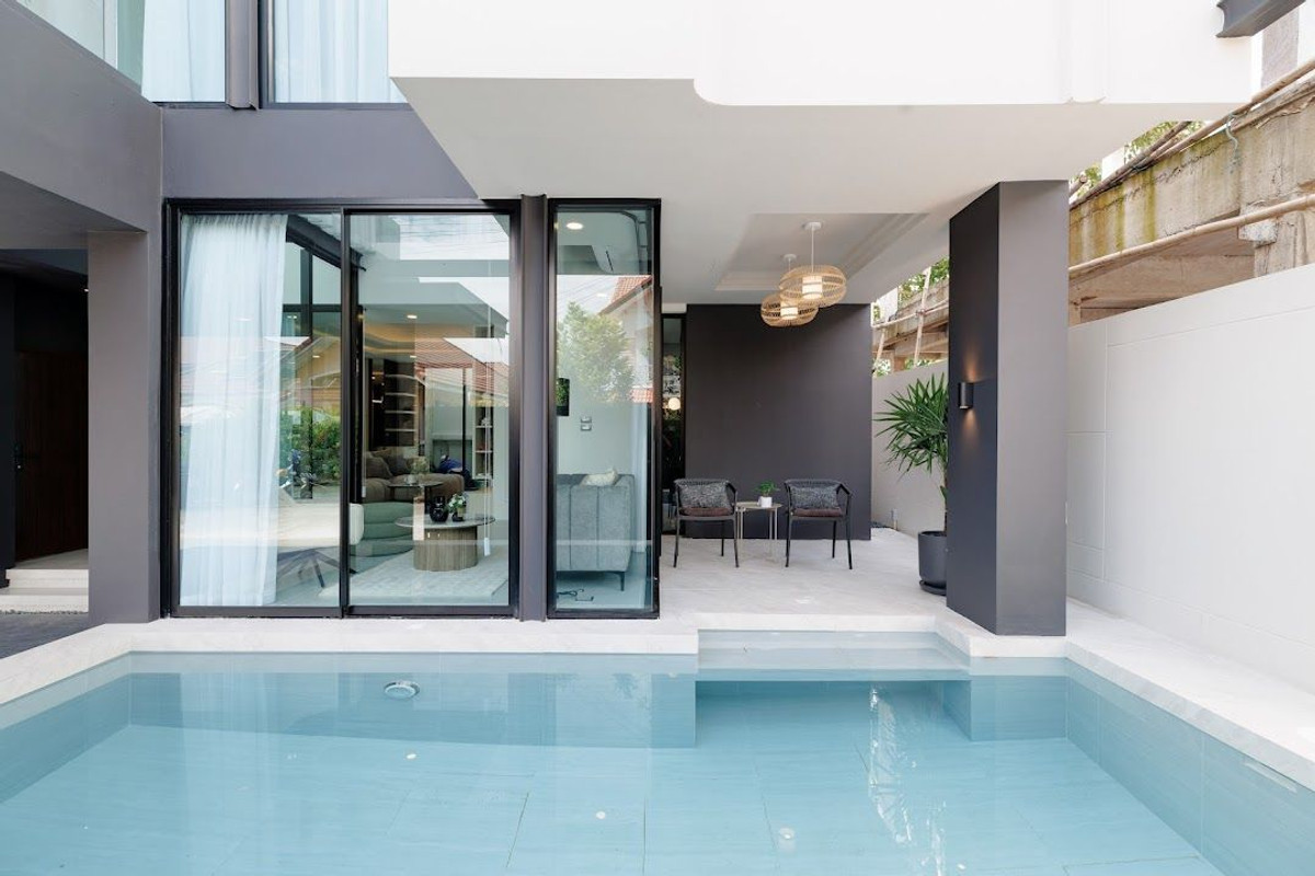 ขายบ้าน pool villa บ้านในโครงการ กุลพันธ์วิล9 หางดง พร้อมเฟอร์นิเจอร์ และแอร์ ระบบรักษาความปลอดภัย 24 ชั่วโมง ใกล้กาดฝรั่ง 50SW003144  – รูปที่ 4