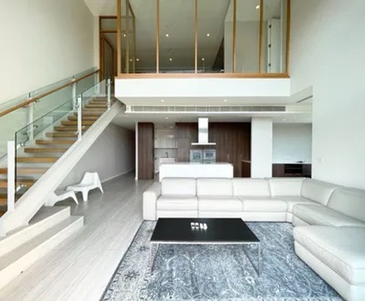 LUXULY 5 BEDROOM UNIT At RAJADAMRI FOR RENT LUXULY 5 BEDROOM UNIT At RAJADAMRI FOR RENT