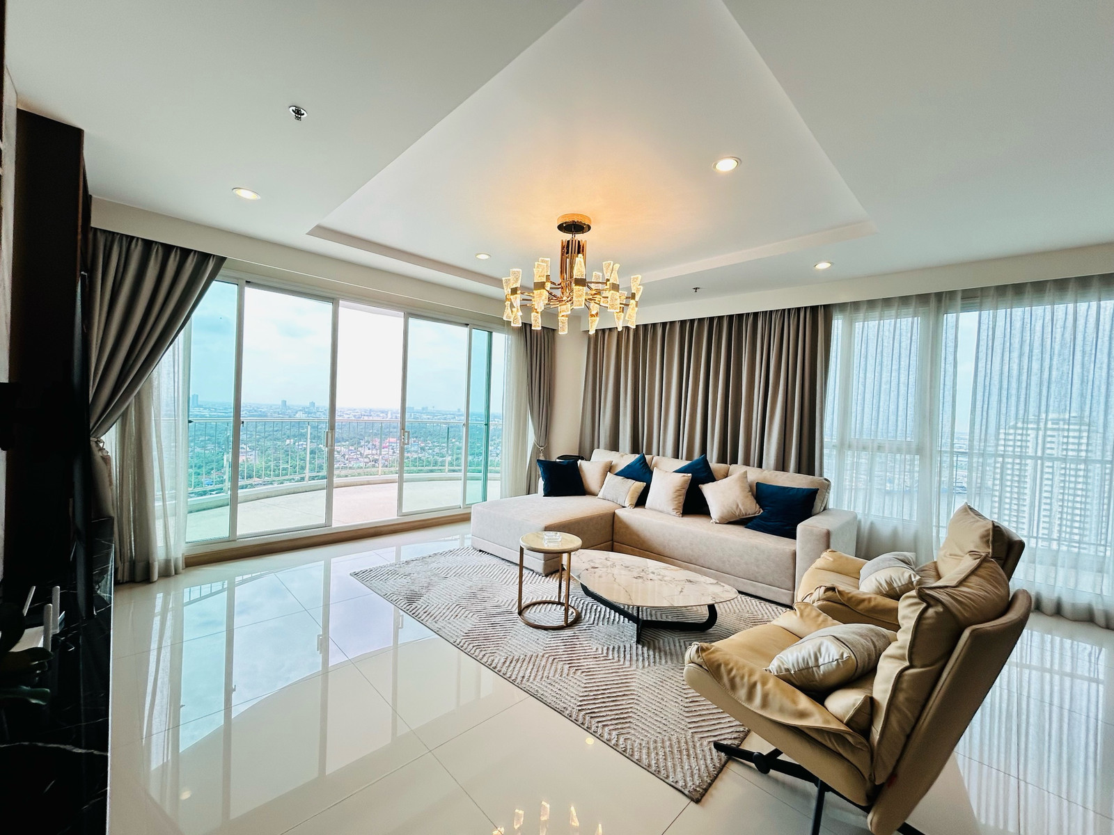 SUPALAI RIVER GRAND RAMA3/ Area Laght Room 288 Sqm. 3+1Beds 3Baths -Ready to Move Call:0645254286