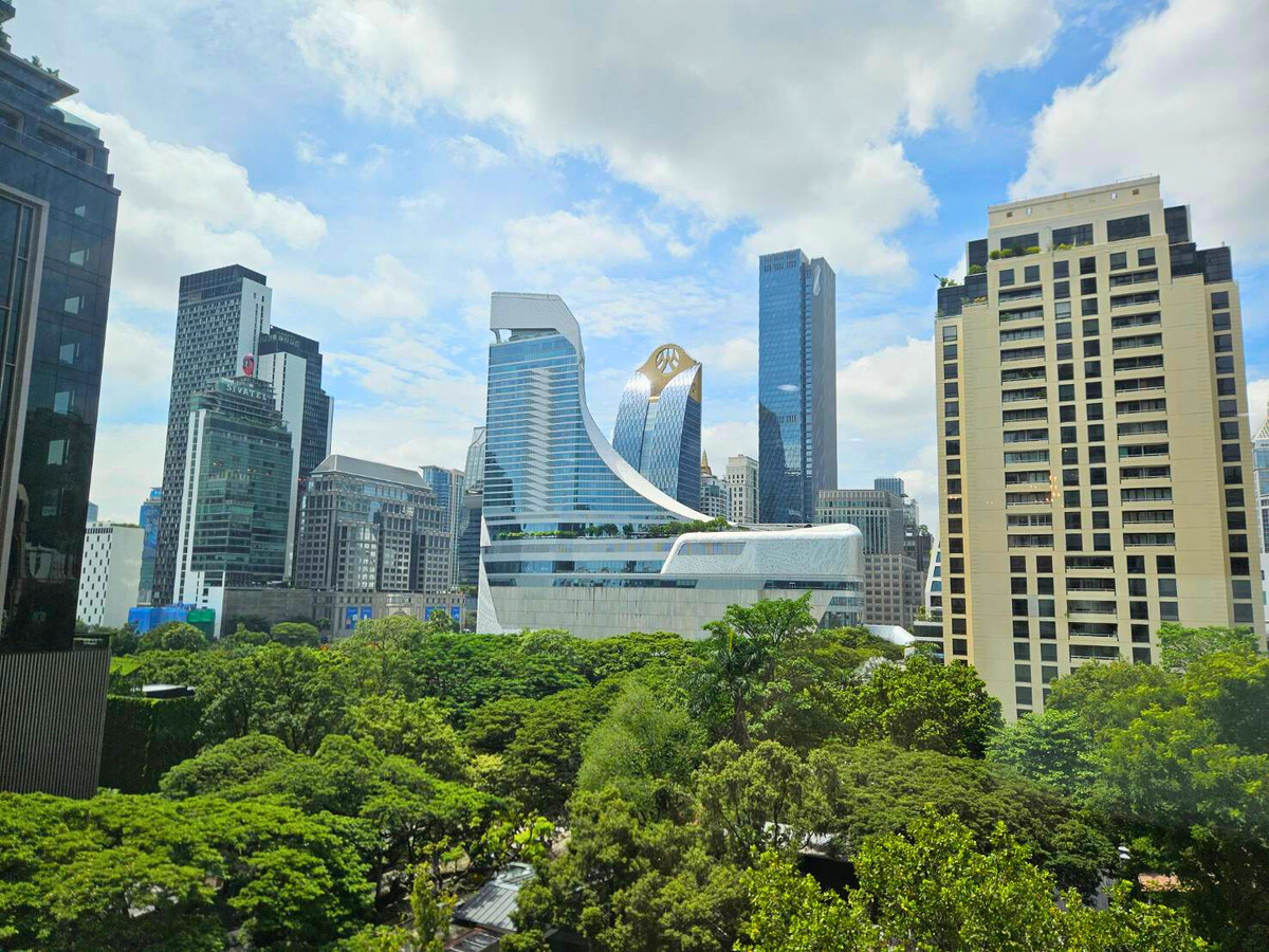 Luxury condo THE PARK CHIDLOM – location in the heart of the city Near Central Chidlom Spacious area 310.64 sq m. Luxury condo THE PARK CHIDLOM – location in the heart of the city Near Central Chidlom Spacious area 310.64 sq m.