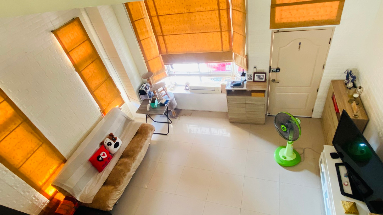 Corner townhouse for sale  Located in the On Nut area, not far from the city, but the atmosphere is calm and comfortable. There is a zone next to the house that is not next to other peoples houses. Convenient transportation. Accessible to transportation. – รูปที่ 4