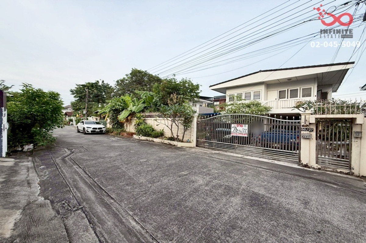 2-storey detached house for sale, 76 sq m, Chalermsukniwet 5, Lat Pla Khao 32, near BTS, green/pink. 2-storey detached house for sale, 76 sq m, Chalermsukniwet 5, Lat Pla Khao 32, near BTS, green/pink.