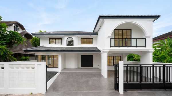 เจ้าของขายเอง: บ้านเดี่ยวรีโนเวทใหม่ ทั้งหลัง 4 ห้องนอน 4 ห้องน้ำ