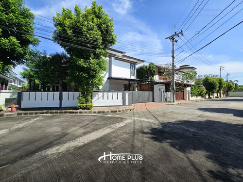 Single house in Golden Lanna Village Soi Ramkhamhaeng 92 (Newly renovated)