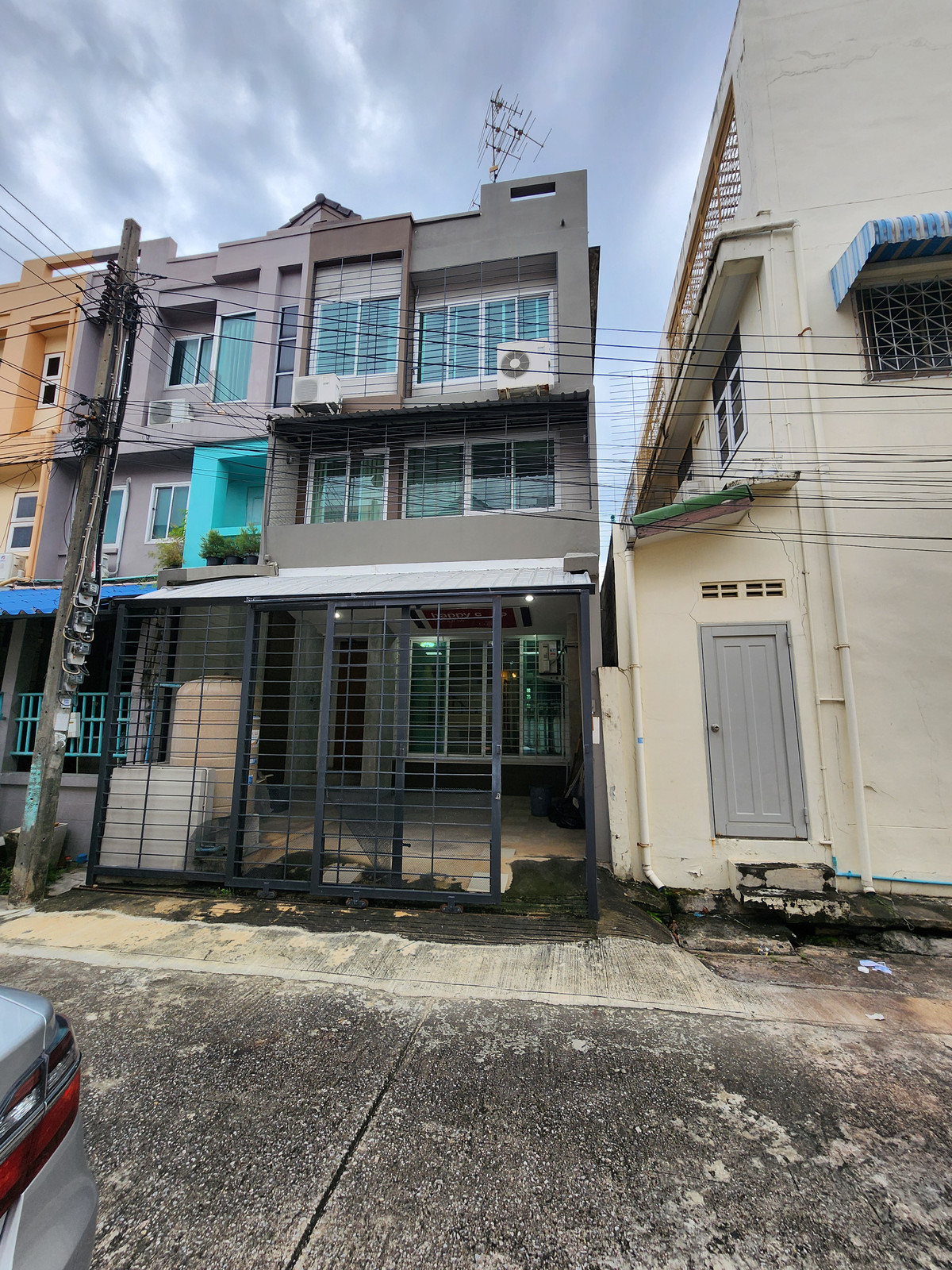 ขายทาวน์โฮม 3 ชั้น ลาดพร้าว – ทำเลโคตรเทพ! 160 ม. ถึง MRT ภาวนา ลาดพร้าว44  เหมาะทำโฮมออฟฟิต 