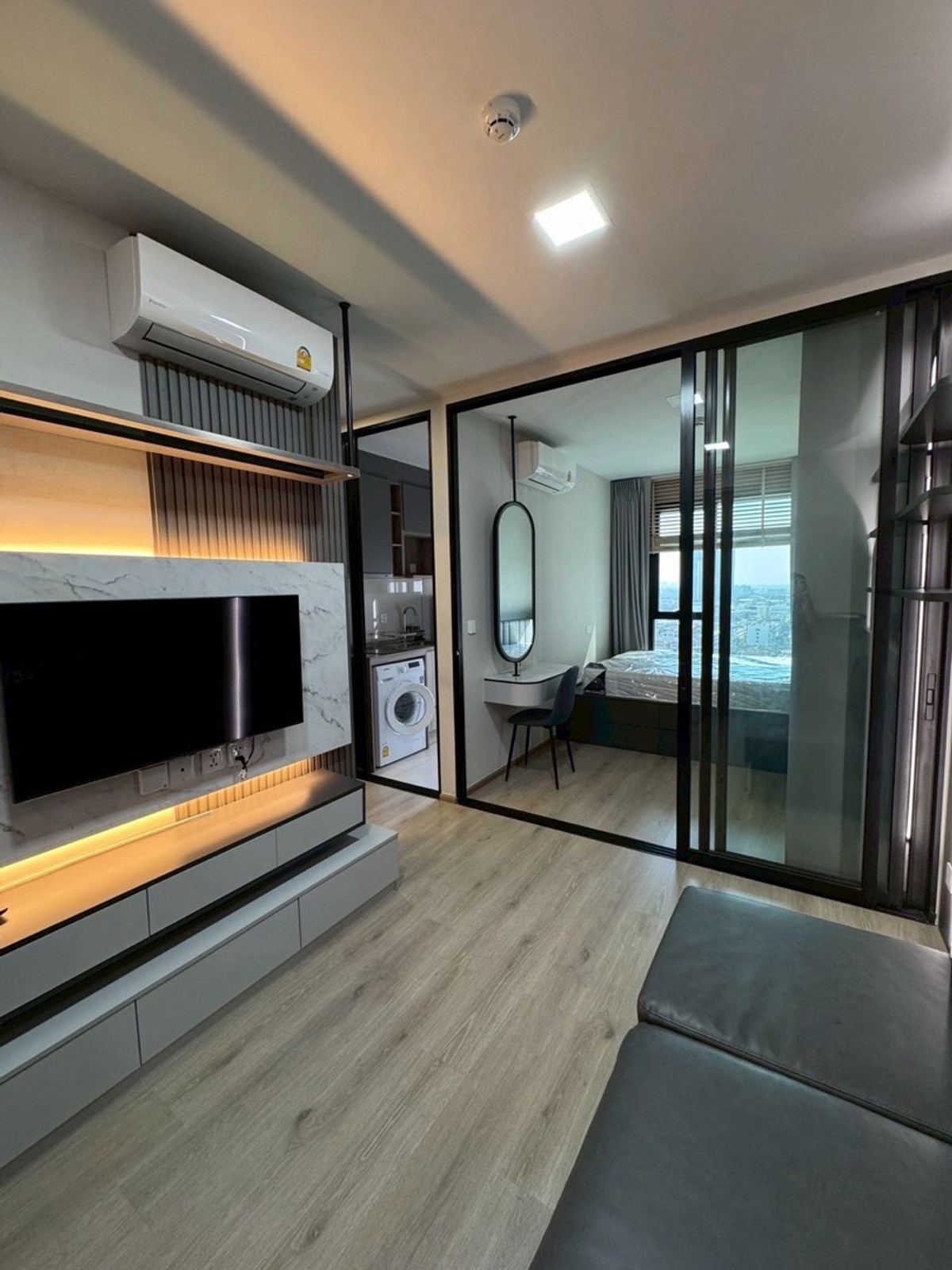 Urgent sale, fully furnished, 15th floor, price 3,000,0000 Urgent sale, fully furnished, 15th floor, price 3,000,0000