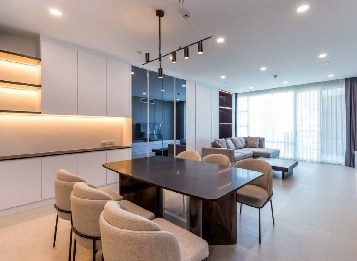 ST390 Fullerton Sukhumvit – Spacious Luxury Residence on High Floor ST390 Fullerton Sukhumvit – Spacious Luxury Residence on High Floor
