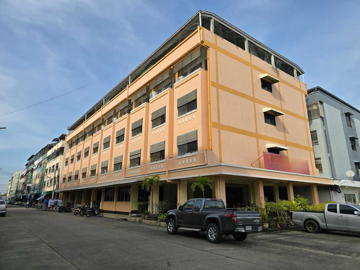Dormitory for Sale: 61 Rental Rooms (10 Shop-House Units), Next to Naresuan University (Gate 5)