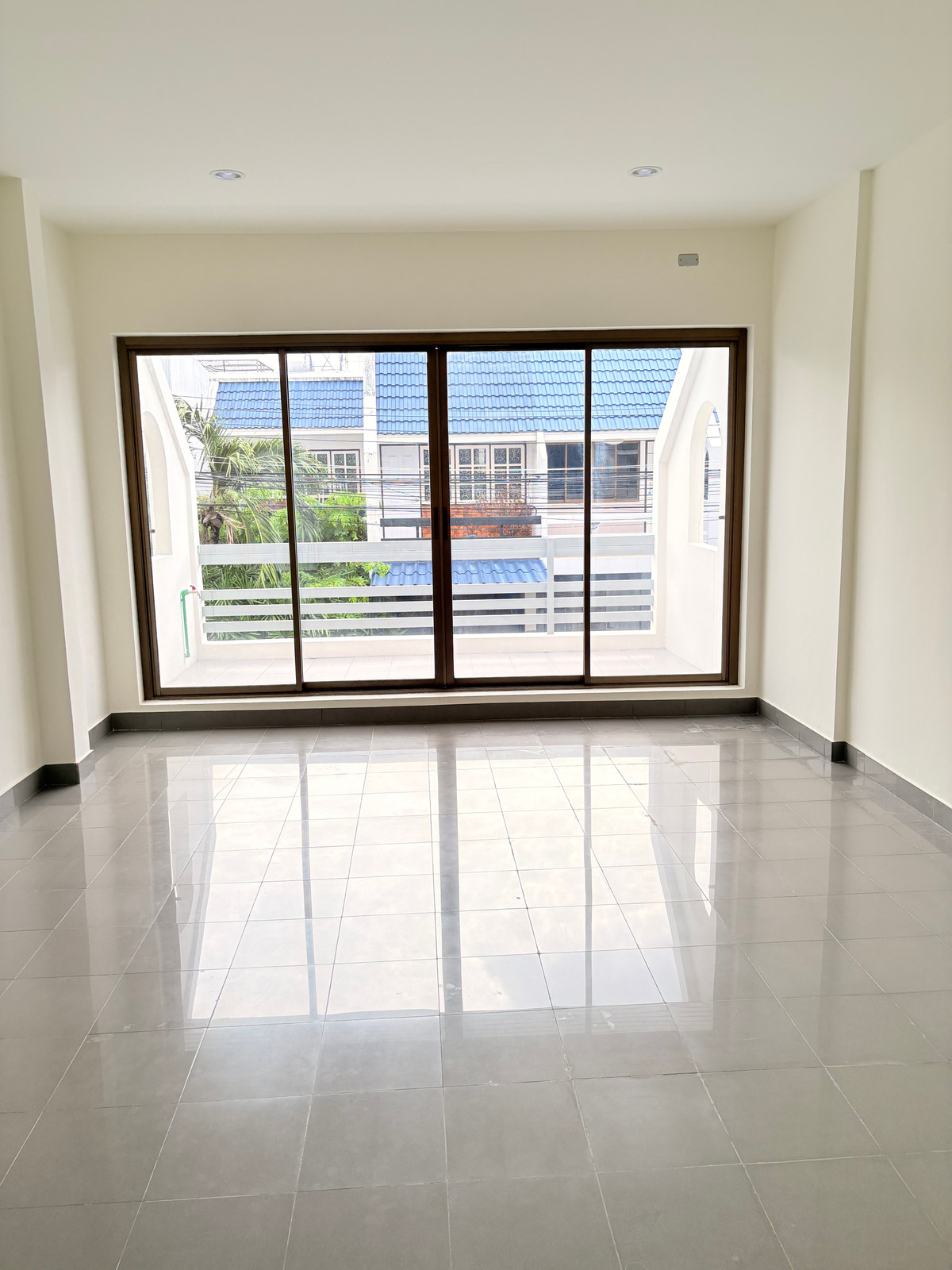 ขายบ้านทาวน์โฮม 2 ชั้น หมู่บ้านศรีรัชดา บางโคล่ บางคอแหลม กรุงเทพฯ