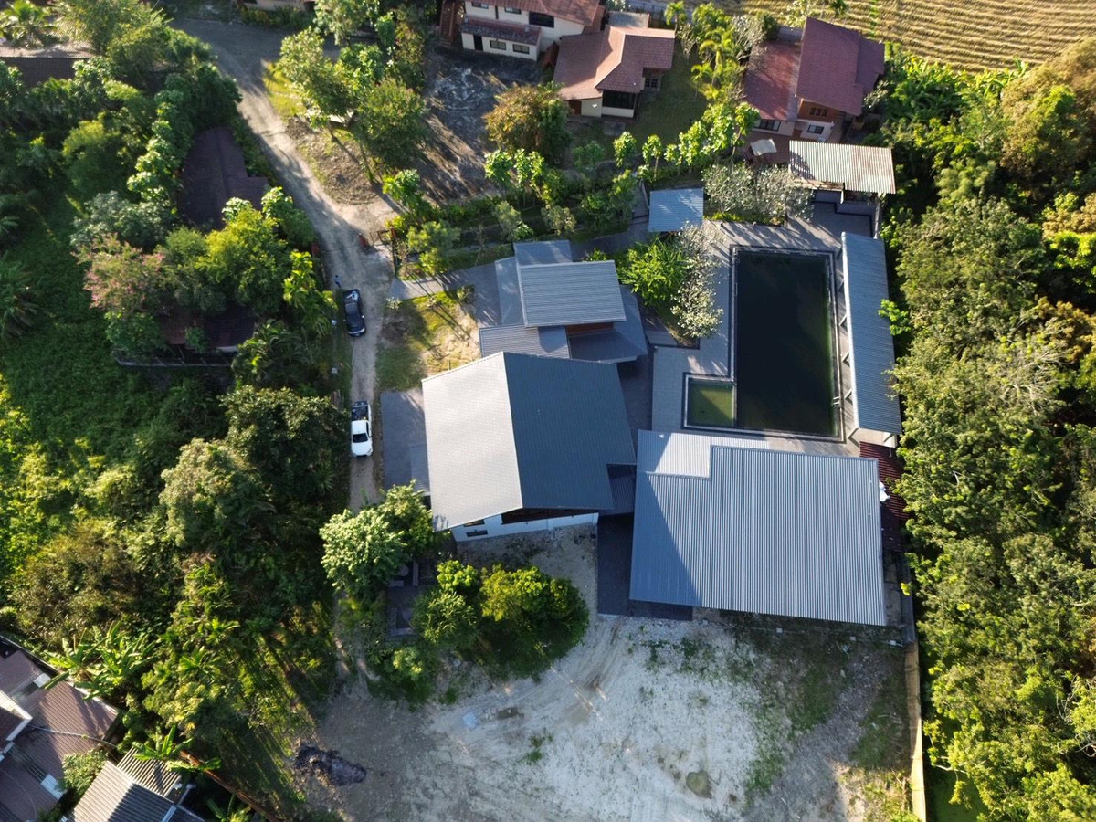 3 houses with a large swimming pool and land size of 2 rai 3 ngan. – รูปที่ 2