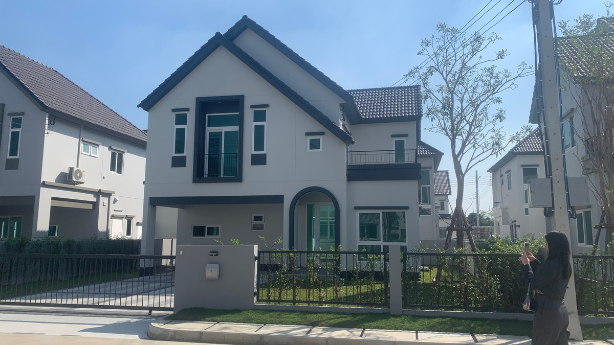 House for sale Saransiri Chatuchot Watcharaphon House for sale Saransiri Chatuchot Watcharaphon