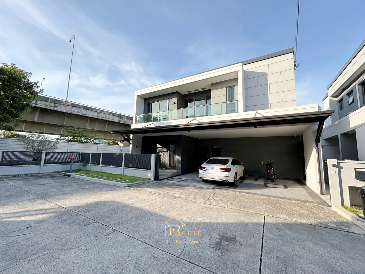 CENTRO Don Mueang - Chaengwattana for sale, corner plot, size 83.5 sq m, newly decorated, plus furniture for the whole house. Near Sisamarn Expressway, travel only 5 minutes.