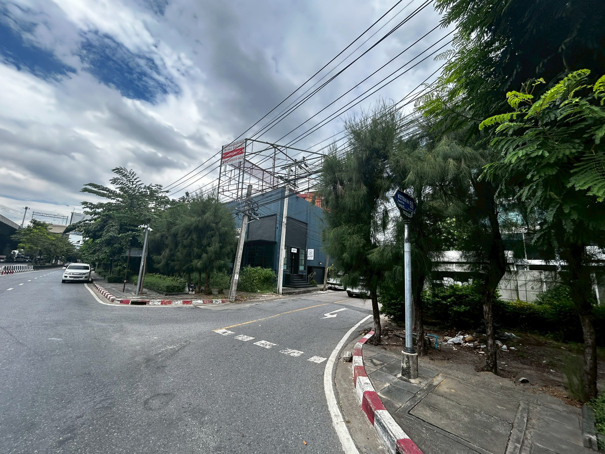 ขาย/ให้เช่า ที่ดินพร้อมอาคาร ** ติดถนนพระราม 9  ใกล้เดอะไนน์ และ รพ.สมิติเวช ศรีนครินทร์ – รูปที่ 2