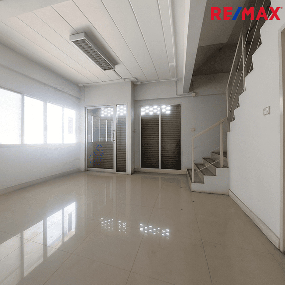 Warehouse for sale with office, 2 and a half floors, Muen Sap Land Project. – รูปที่ 4