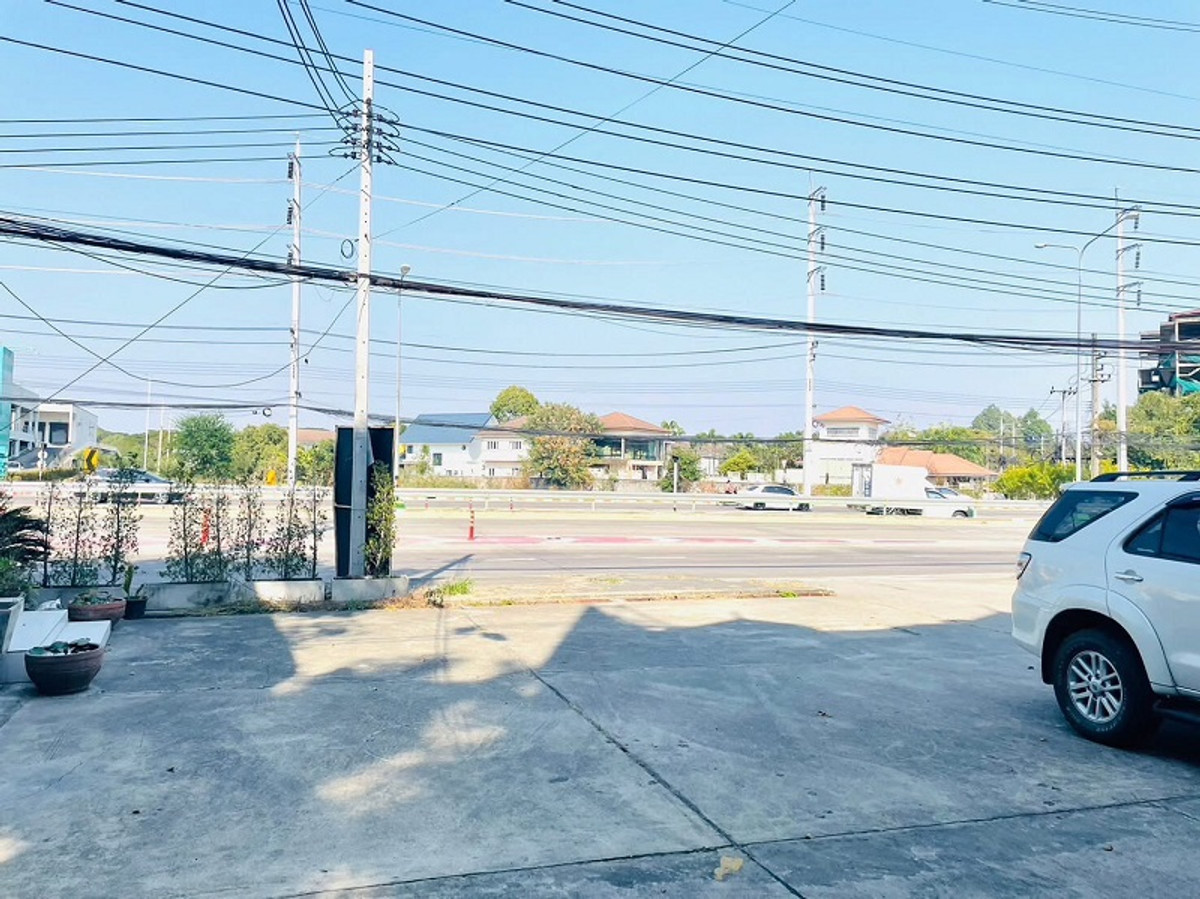 ขายถูกอาคารพาณิชย์ 4ชั้น 3คูหาติดกัน ติดถนนสมโภช700ปี ตรงข้ามโลตัสรวมโชค เมืองเชียงใหม่. – รูปที่ 2