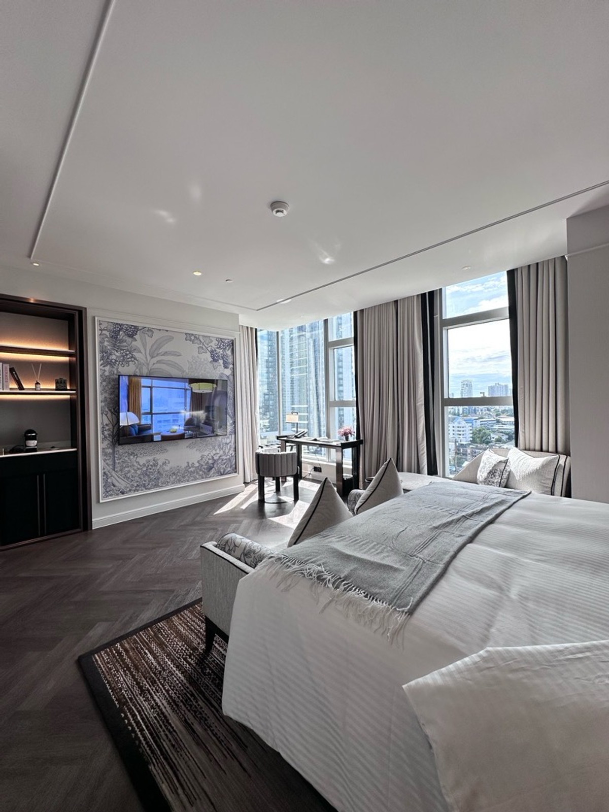 Luxury Serviced Residence @ Sukhumvit 38 | La Clef Bangkok – Studio Exclusive (44-46 sqm) | 082-4499822
