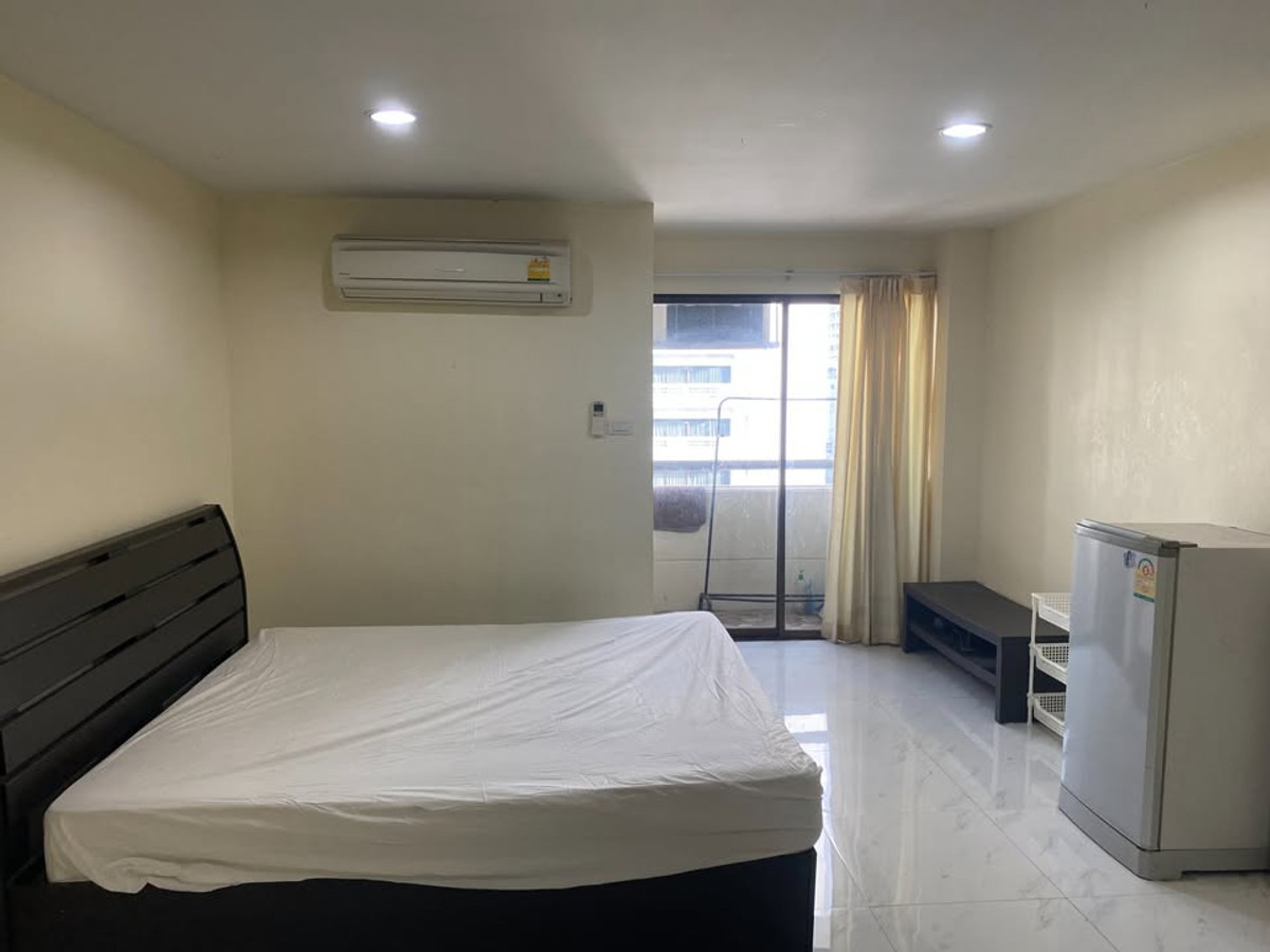Pratunam Prestige 35 sq.m. No Pool, No Gym English 中日 Please add LINE ID @806qphgn o8415o5483 Pratunam Prestige 35 sq.m. No Pool, No Gym English 中日 Please add LINE ID @806qphgn o8415o5483