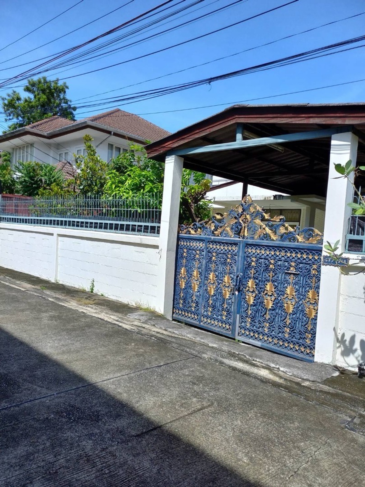 Single-storey detached house for rent, 65 sq m, Lat Phrao-Chokchai 4 area, only 12,500 baht per month.