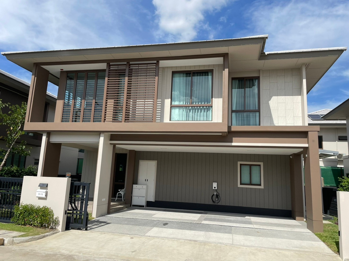 Burasiri Krungthep Kreetha: 65.2sqwah 238sqm. 4bed 4bath 160,000/mth. Am: 0656199198 Burasiri Krungthep Kreetha: 65.2sqwah 238sqm. 4bed 4bath 160,000/mth. Am: 0656199198