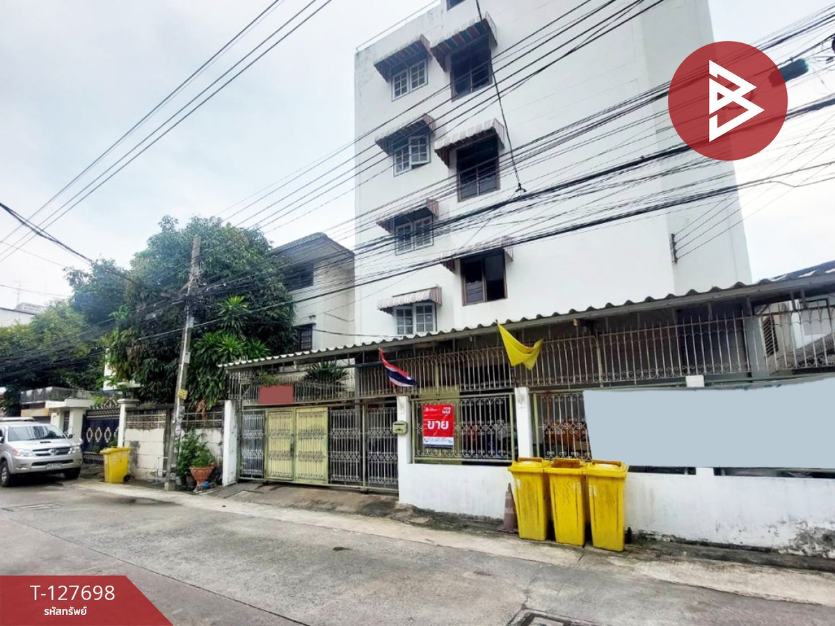 Apartment for sale, good location in the heart of Theparak, Samut Prakan, near the main road. Apartment for sale, good location in the heart of Theparak, Samut Prakan, near the main road.
