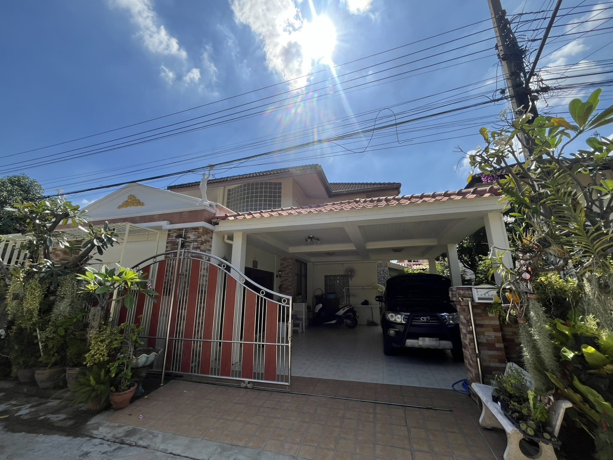 ฟังก์ชั่นครบ พื้นที่ใช้สอยเพียบ!!! ขายบ้านเดี่ยว โครงการ หมู่บ้านชมเพลิน ซอยหมู่บ้านเศรษฐกิจ 46 ต่อเติมเยอะ รองรับครอบครัวใหญ่ พร้อมอยู่ทันที! ฟังก์ชั่นครบ พื้นที่ใช้สอยเพียบ!!! ขายบ้านเดี่ยว โครงการ หมู่บ้านชมเพลิน ซอยหมู่บ้านเศรษฐกิจ 46 ต่อเติมเยอะ รองรับครอบครัวใหญ่ พร้อมอยู่ทันที!