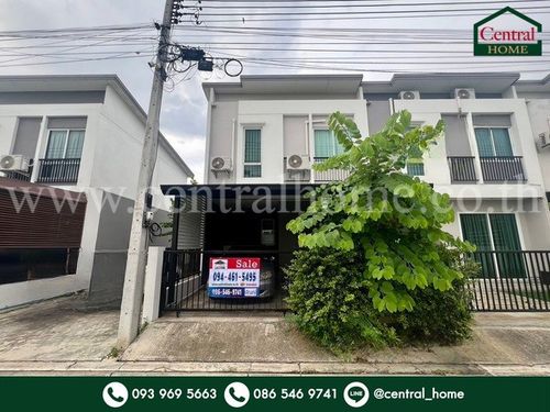 Townhome Forre Lam Luk Ka Khlong 5, corner house, front of the house does not collide with other houses.