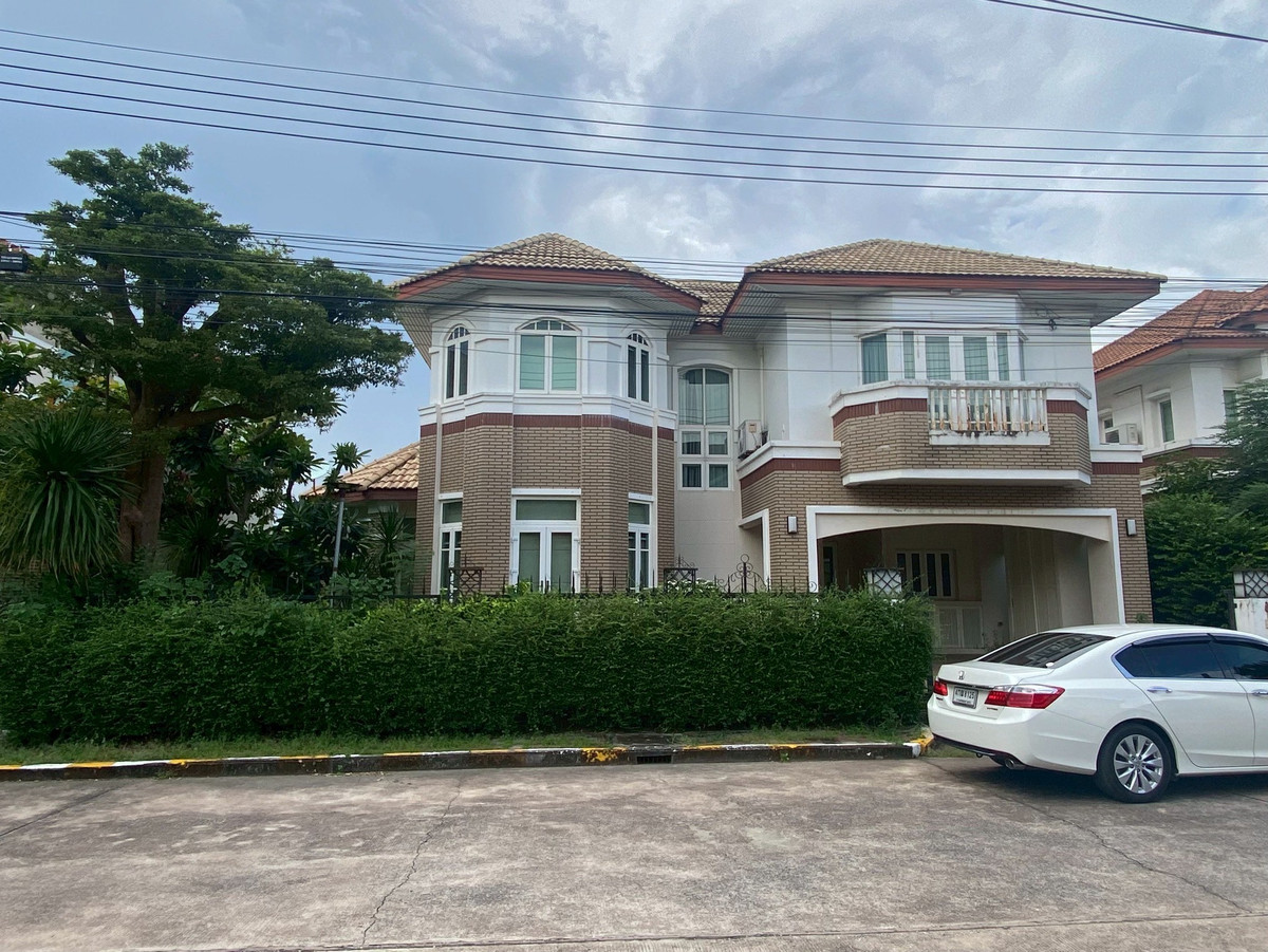 Single house for sale 2 floors - De Ville Village, Srinakarin, Samut Prakan Single house for sale 2 floors - De Ville Village, Srinakarin, Samut Prakan