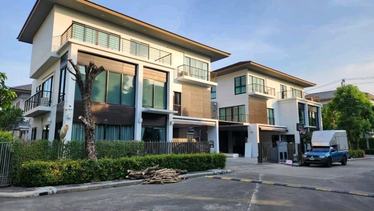 Large, luxurious house, 6 bedrooms, 5 bathrooms.Phatthanakan 100 Suan Luang Rama 9 Large, luxurious house, 6 bedrooms, 5 bathrooms.Phatthanakan 100 Suan Luang Rama 9