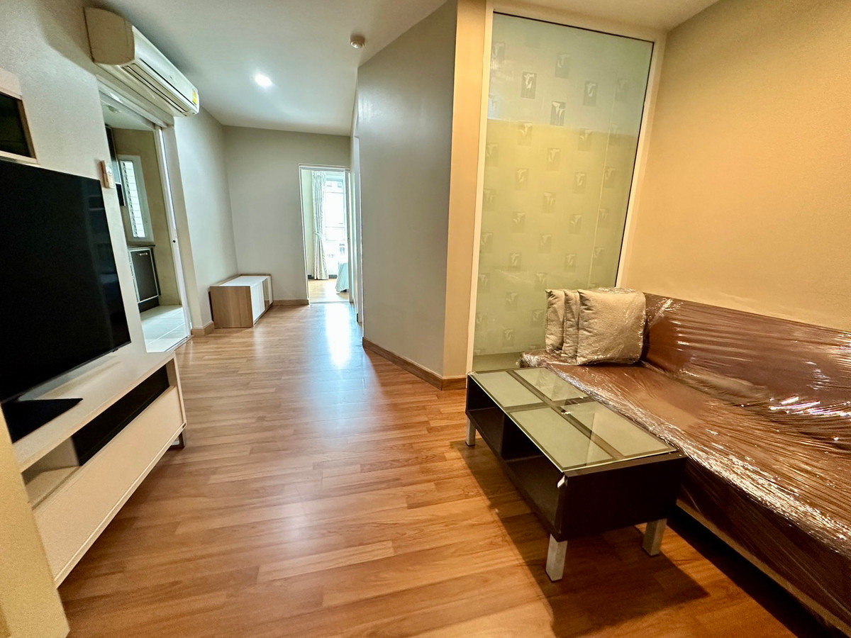 Low Rise 2 bedrooms, 1 bathroom, 2nd floor, ready to move in, BTS On Nut, At Narong-Ramindra Expressway, Bangna-Chonburi Expressway, Suvarnabhumi Airport, Lotus On Nut, Seacon Square, spacious, fully furnished, next to the park.