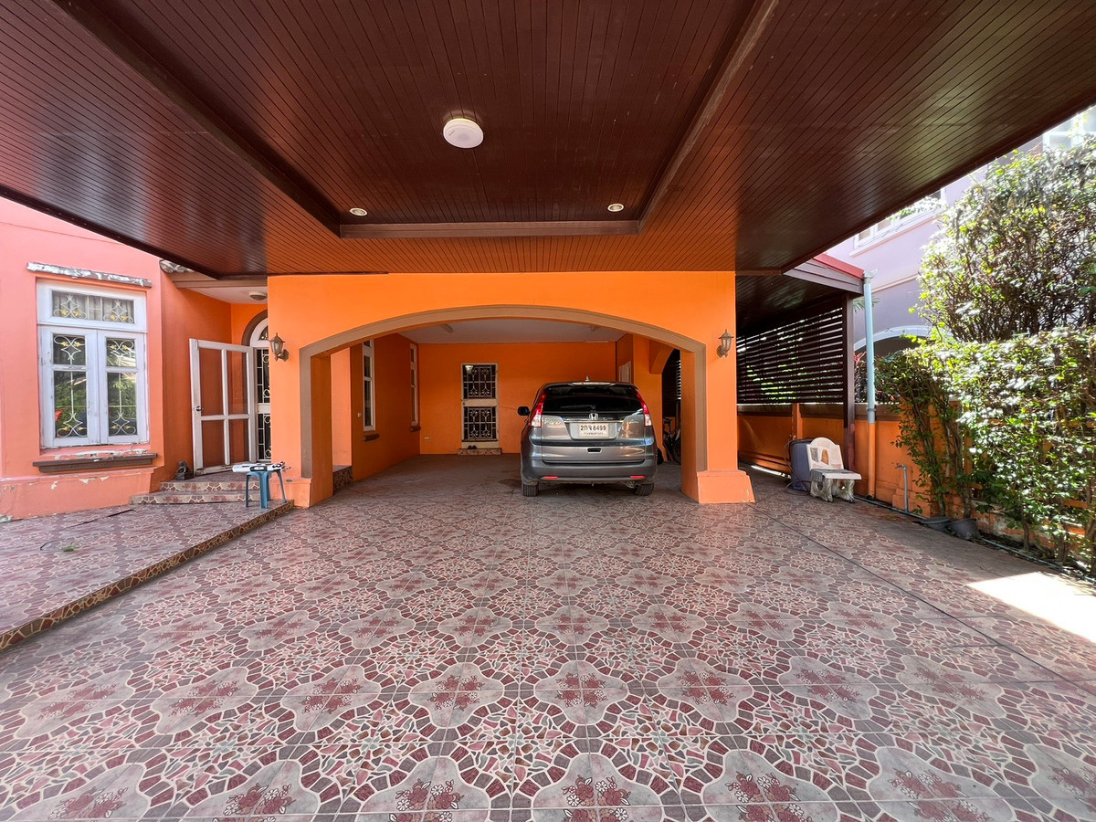 This house has piling installed at the back of the house and the parking area Single house for sale – Passorn 2 Rangsit–Klong 3 – รูปที่ 4