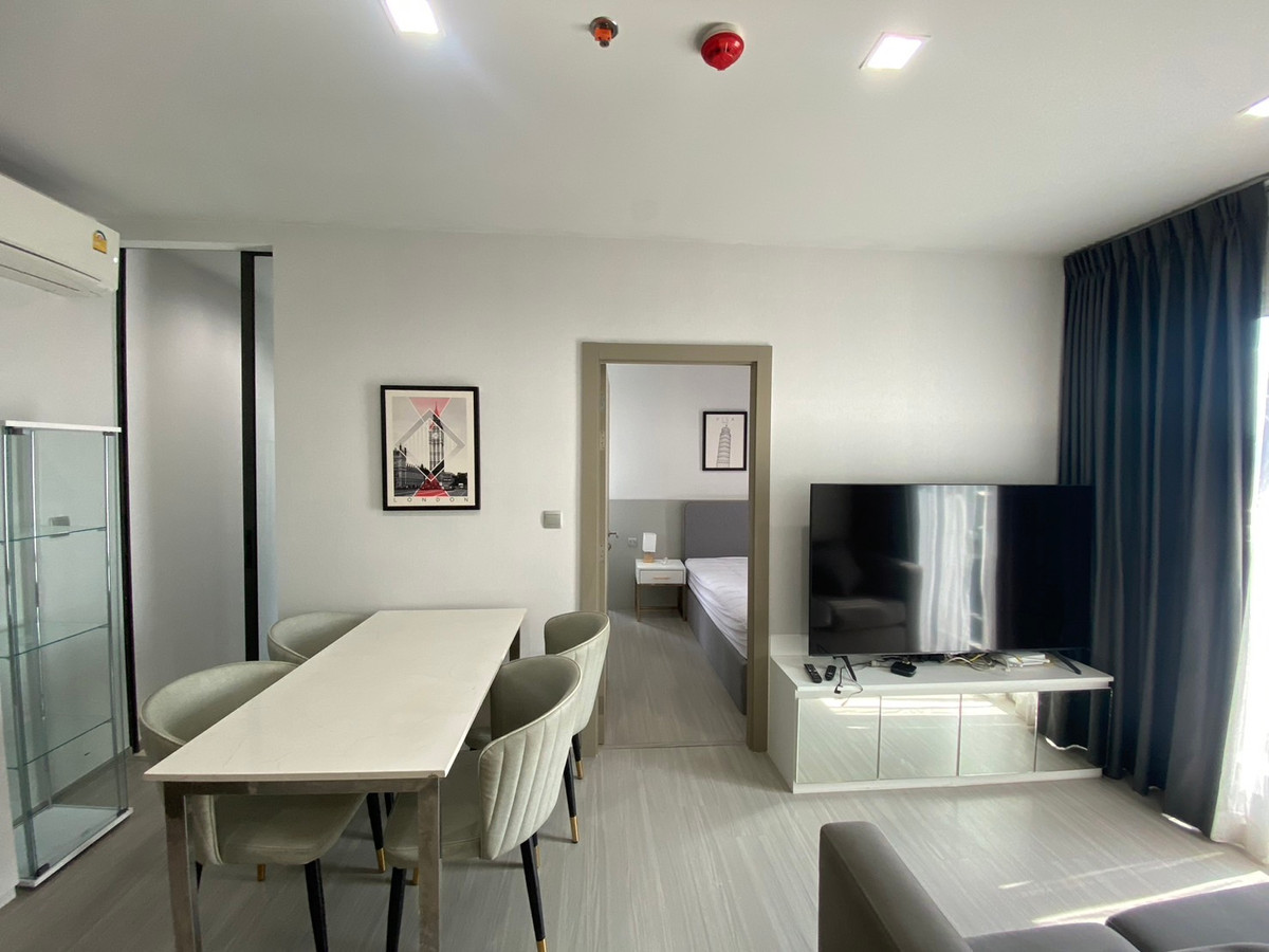 Special price! Life Asoke Rama9 Condo From MRT Rama9 300 m. 2 bedrooms 1bathroom 45 Sq.m. 26,000 per month Special price! Life Asoke Rama9 Condo From MRT Rama9 300 m. 2 bedrooms 1bathroom 45 Sq.m. 26,000 per month