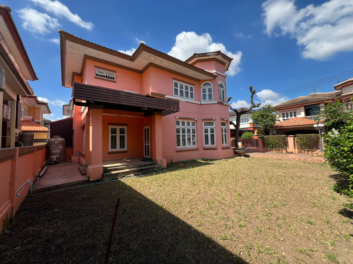 This house has piling installed at the back of the house and the parking area Single house for sale – Passorn 2 Rangsit–Klong 3 – รูปที่ 2