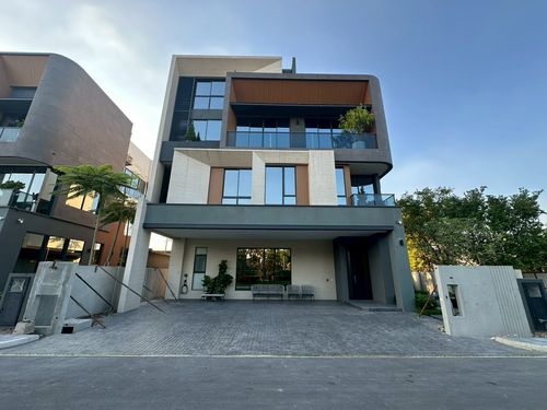 For sale luxury house in Pattanakarn✨4 bedroom 421 sq.m fully furnished with show unit 42.5 mb negotiable Tel 0863692224