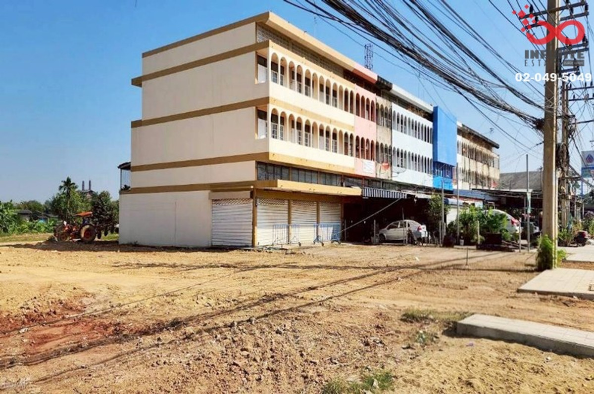 Commercial building for sale, 3.5 floors, 25 sq m, next to Phetkasem Road, Lum Din, Ratchaburi. Commercial building for sale, 3.5 floors, 25 sq m, next to Phetkasem Road, Lum Din, Ratchaburi.