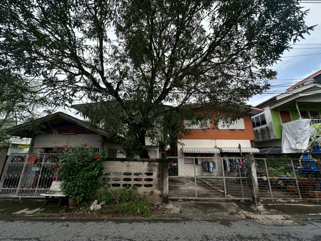 ขายที่ดินพร้อมบ้าน2หลัง 92 ตร.ว. ซ.กาญจนาภิเษก11-1 ใกล้เซ็นทรัล แฟชั่นไอส์แลนด์