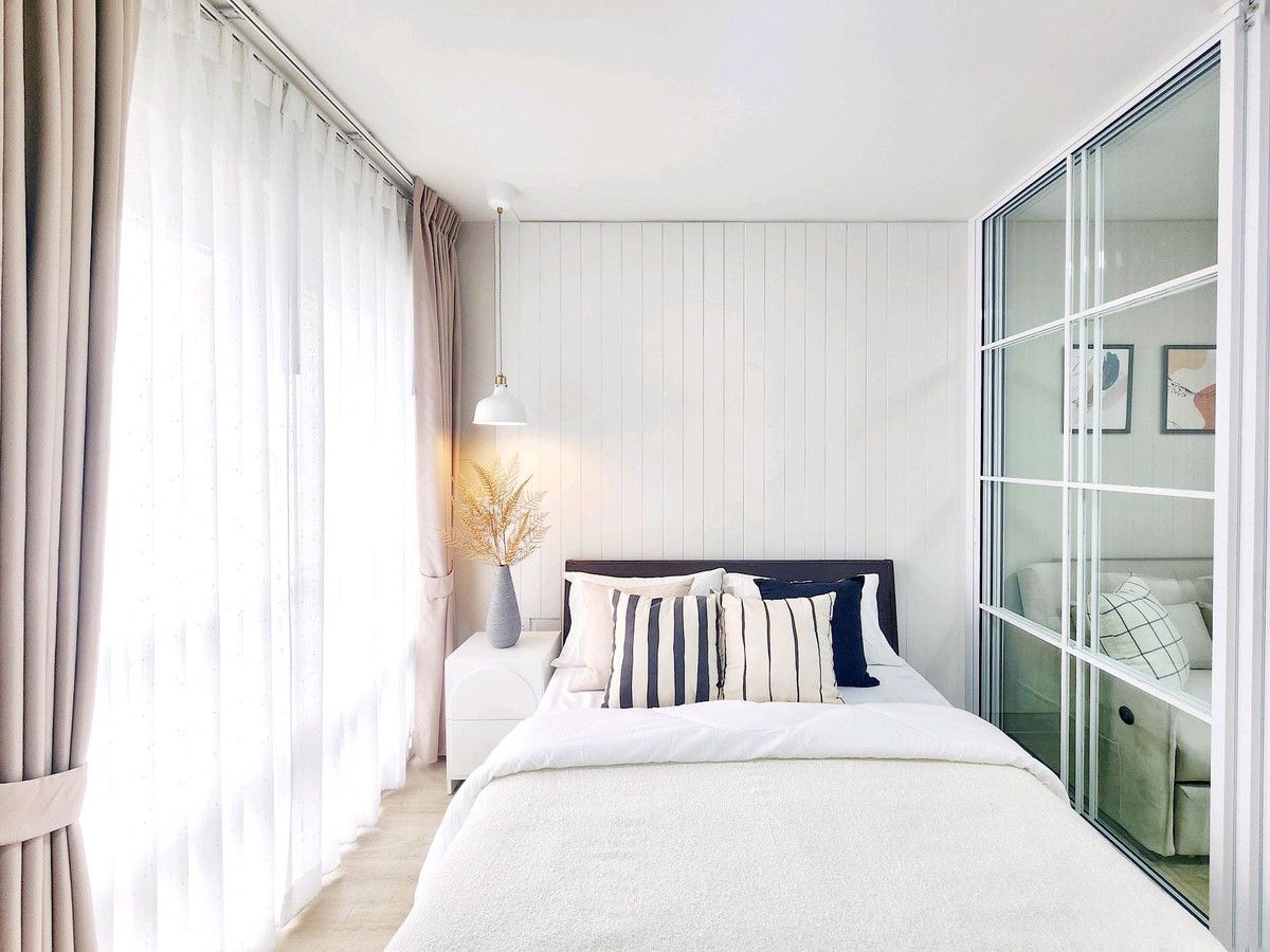 Installments start at only 5,xxx baht/month. Condo with convenient transportation, close to RCA, price in the mid-million baht, lots of food in the alley.
