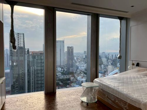 ♦ Prime Location ♦ ชั้น 35++ 135.21 ตร.ม. | 2 ห้องนอน 2 ห้องน้ำ | ใกล้ BTS ช่องนนทรี 2 นาที, คิง เพาเวอร์ มหานคร 3 นาที, ตรีนิตีมอลล์ 3 4 นาที