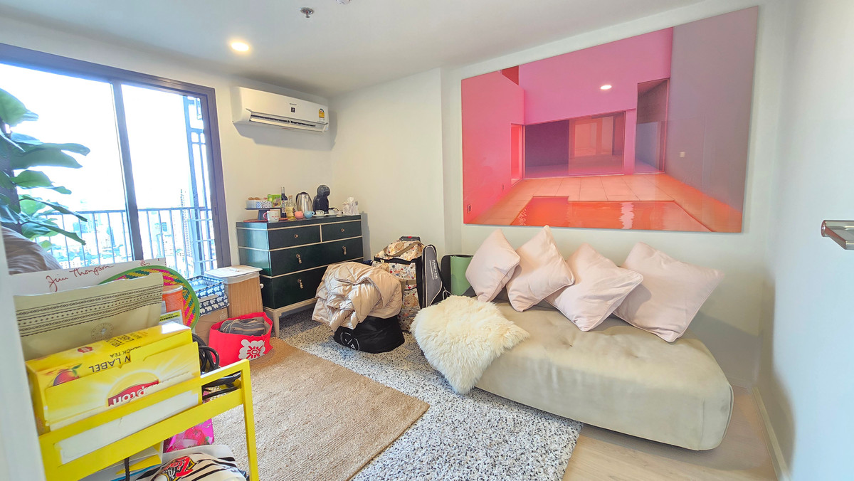 Urgent sale! Life Rama4 Asoke Vertiplex, 33rd floor, ceiling height 4.4 m. | View of Benjakitti Park + Sukhumvit | Fully furnished with luxury brands, including Art Pieces.