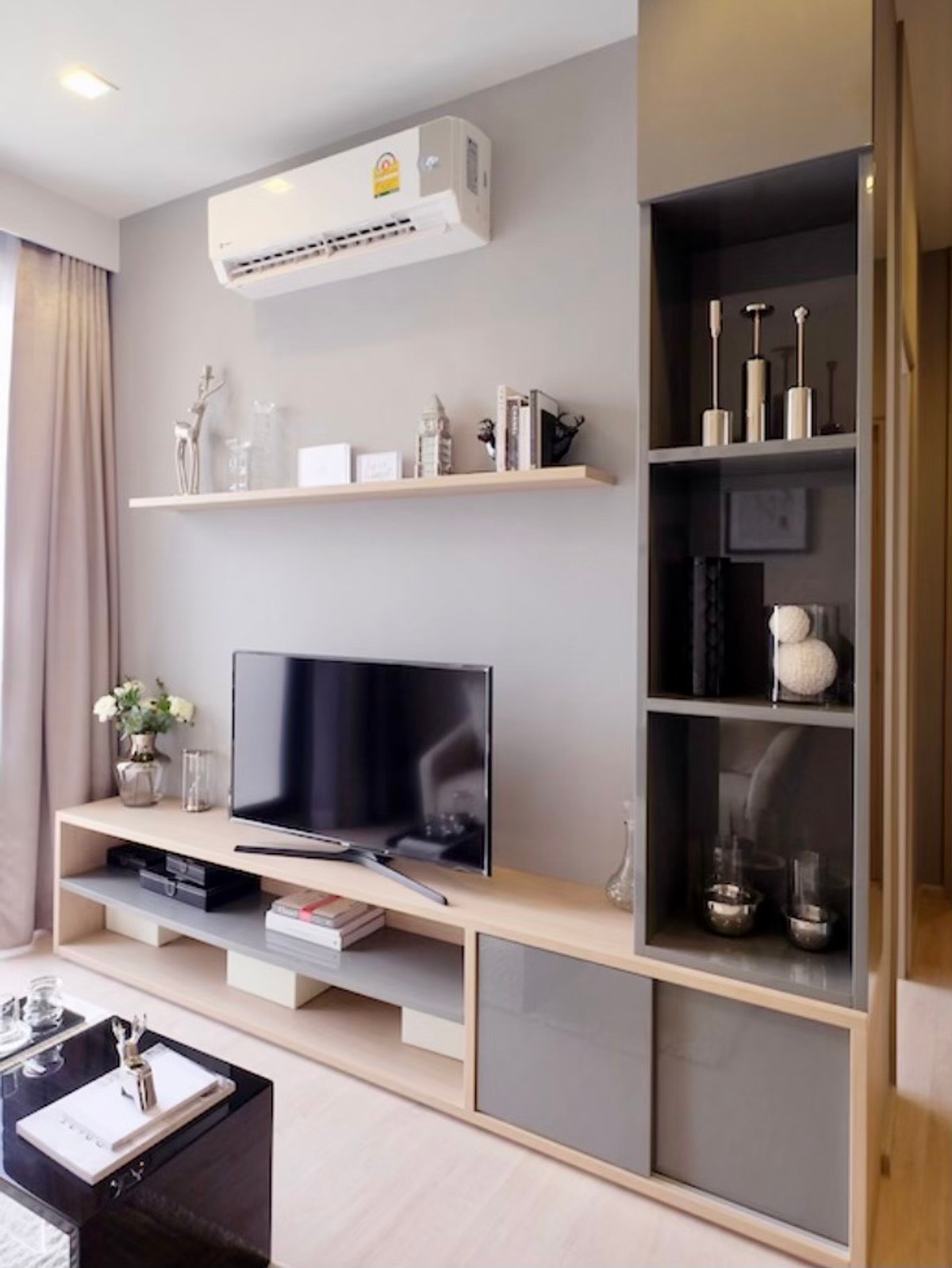 ✦ คอนโดเลี้ยงสัตว์ได้ใจกลางทองหล่อ–เอกมัย | M Thonglor 10 ✦  🛏️ 2 ห้องนอน | 🛁 2 ห้องน้ำ | 55.55 ตร.ม. + พื้นที่เอนกประสงค์ 💰 ราคา 7,600,000 บาท 🔑  (ไม่รับเอเจ้นท์) – รูปที่ 2