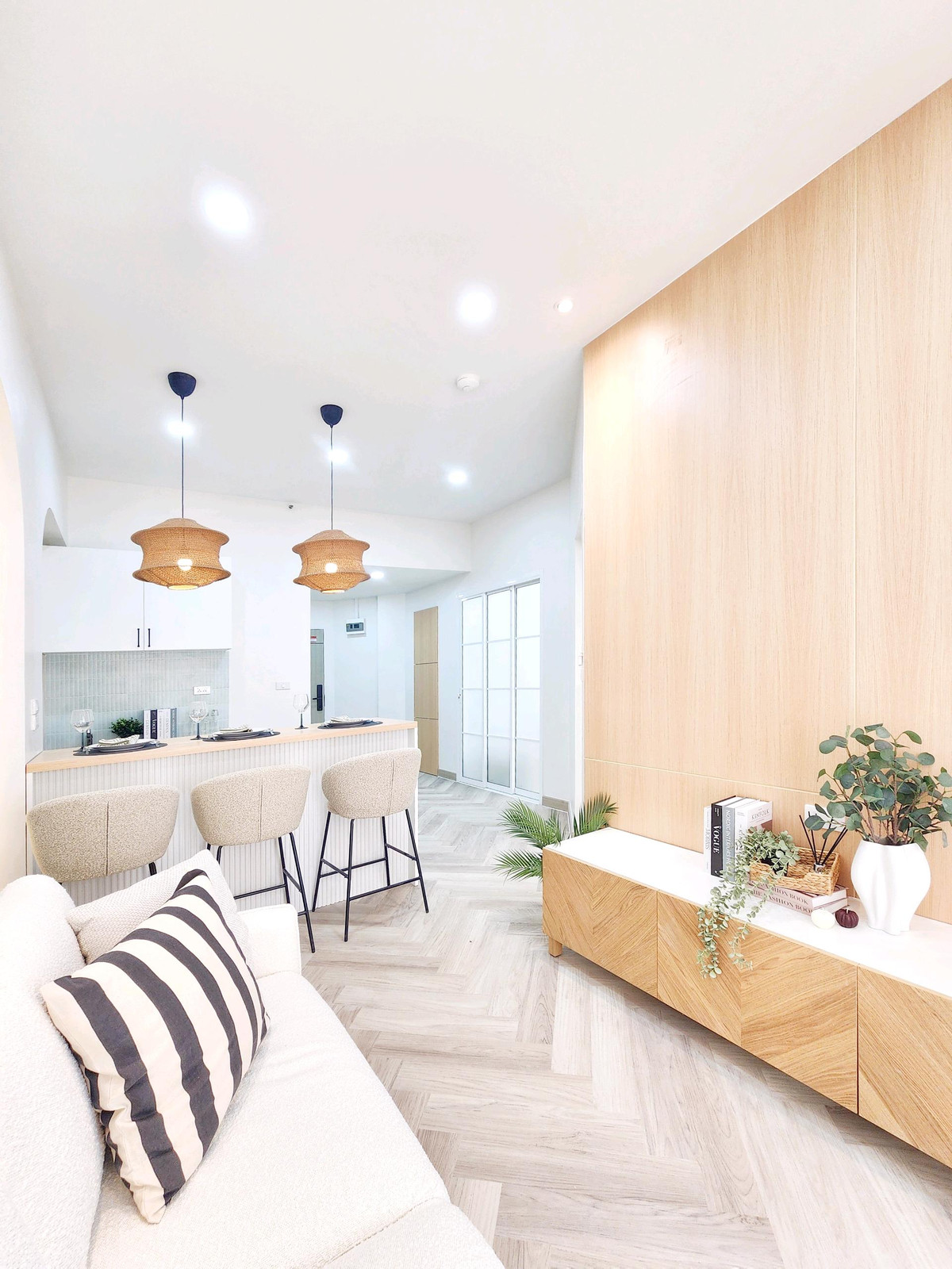 Looking for a condo with 2 bedrooms, size 50+ sq m, price not more than 3 million? The Ramkhamhaeng zone has come back as requested. Looking for a condo with 2 bedrooms, size 50+ sq m, price not more than 3 million? The Ramkhamhaeng zone has come back as requested.