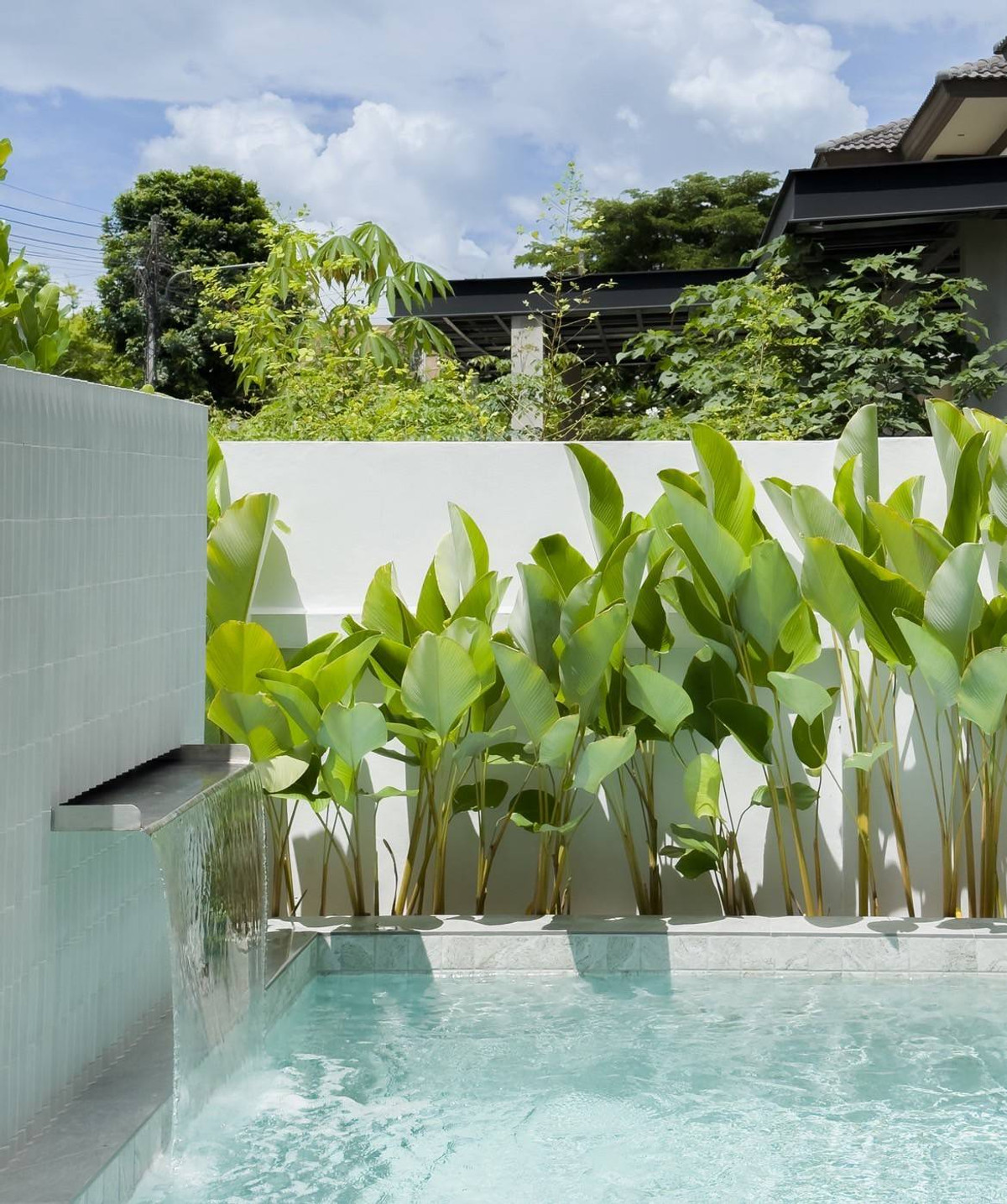 ขายบ้านพูลวิลล่า 2 ชั้น 4 ห้องนอน รีโนเวทใหม่ในสไตล์ Modern Luxury ทำเลใกล้สถานทูตอเมริกาและเซนทรัลเฟสติวัล ตกแต่งครบ พร้อมเข้าอยู่ SW002644 – รูปที่ 4